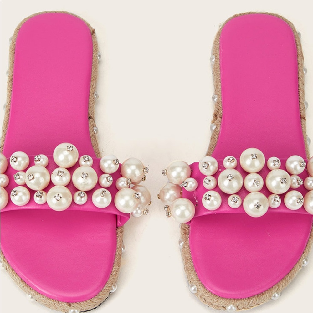 Pearl sandals